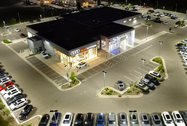 Scammers Are Cloning Car Dealership Websites to Steal Buyers Money